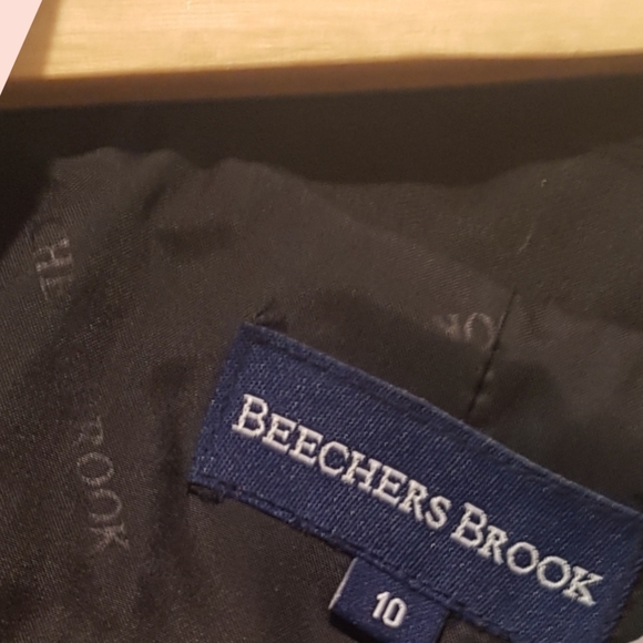 Like New short black blazer size 10 - Picture 3 of 4